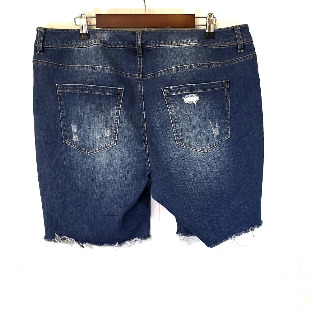 Kate & Charlie Bermuda shorts - Picture 2 of 4